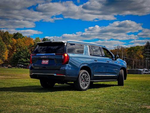 2026 GMC Yukon XL 4WD Elevation