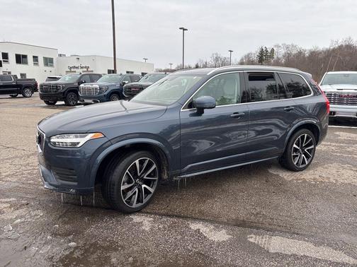 2020 Volvo XC90 T6 Momentum