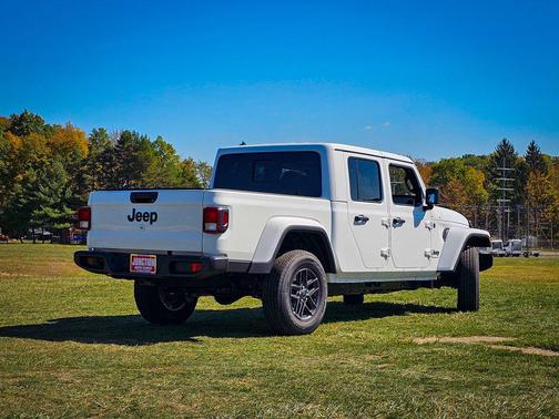 2025 Jeep Gladiator Sport S