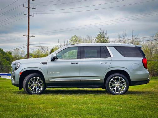 Sterling Metallic 2023 GMC Yukon SLT