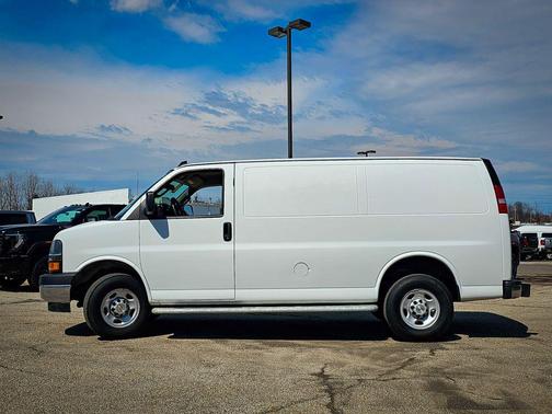 2024 Chevrolet Express 2500 RWD 2500 Regular Wheelbase WT