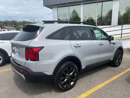Wolf Gray 2023 Kia Sorento SX