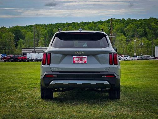 Wolf Gray 2023 Kia Sorento SX