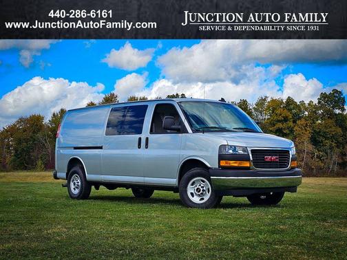 2025 GMC Savana 2500 RWD 3500 Extended Wheelbase Work Van