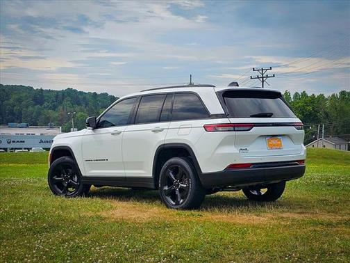 2022 Jeep Grand Cherokee Altitude