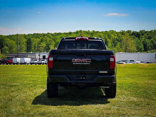 Onyx Black 2026 GMC Canyon Elevation