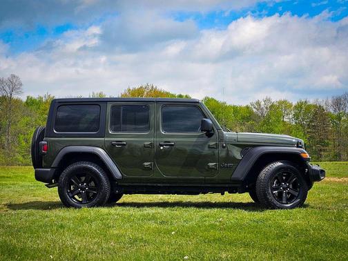 Sarge Green Clearcoat 2022 Jeep Wrangler Unlimited Sport Altitude