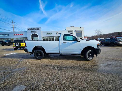 2026 RAM 2500 Tradesman Regular Cab 4x4 8' Box