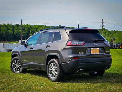 Granite Crystal Metallic Clearcoat 2022 Jeep Cherokee Latitude Lux