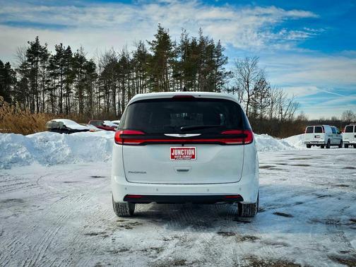 2026 Chrysler Pacifica L