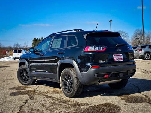 2022 Jeep Cherokee Trailhawk