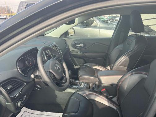 2022 Jeep Cherokee Trailhawk