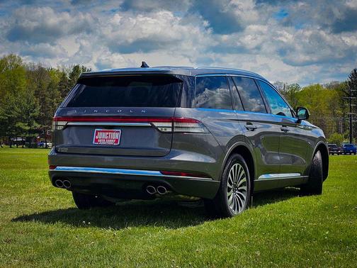 Gray Metallic 2022 Lincoln Aviator Reserve AWD