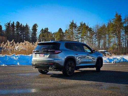 2026 GMC Acadia Elevation AWD