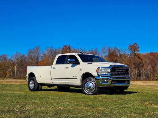 2021 RAM 3500 Limited Crew Cab 4x4 8' Box