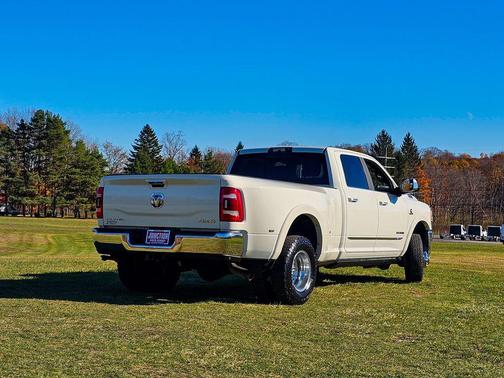 2021 RAM 3500 Limited Crew Cab 4x4 8' Box