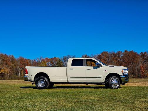 2021 RAM 3500 Limited Crew Cab 4x4 8' Box