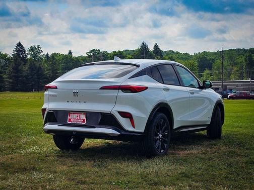 Summit White 2026 Buick Envista Sport Touring FWD