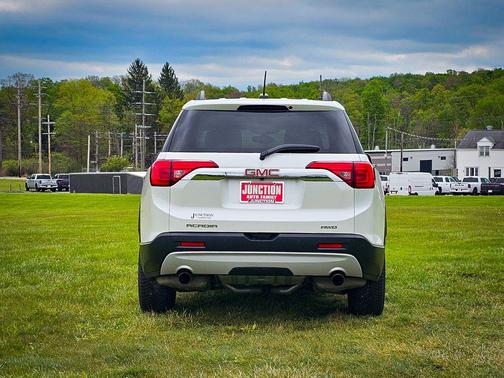 White Frost Tricoat 2019 GMC Acadia SLT-1