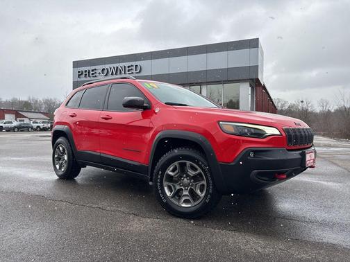 Firecracker Red Clearcoat 2019 Jeep Cherokee Trailhawk