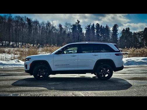 2025 Jeep Grand Cherokee Altitude