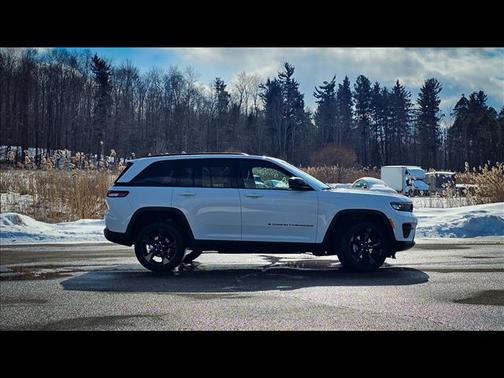 2025 Jeep Grand Cherokee Altitude