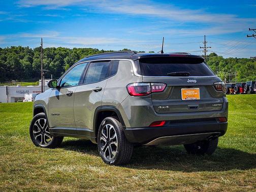 Sting-Gray Clearcoat 2022 Jeep Compass Limited