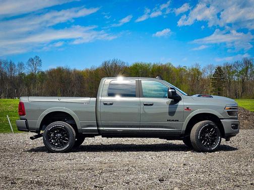 Ceramic Gray Clearcoat 2026 RAM 2500 Limited Crew Cab 4x4 6'4' Box