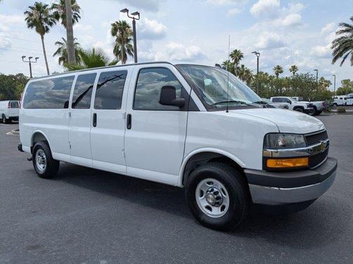 2025 Chevrolet Express 3500 LT