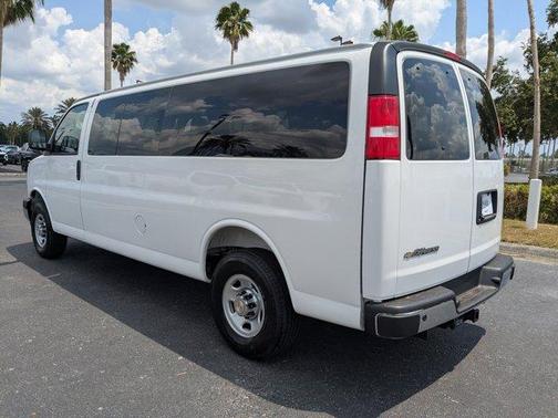 2025 Chevrolet Express 3500 LT