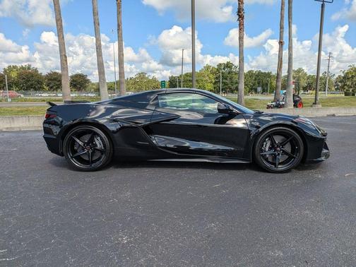 2025 Chevrolet Corvette E-Ray
