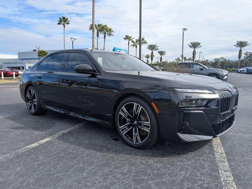 2025 BMW 760 760i xDrive