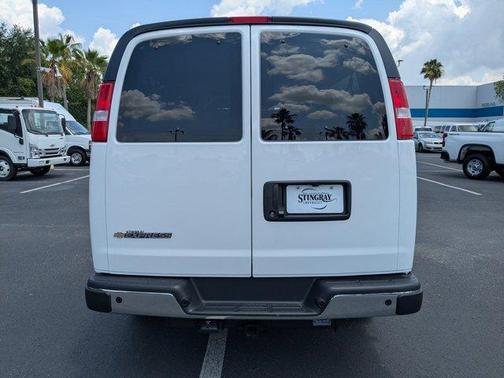 2025 Chevrolet Express 3500 LT