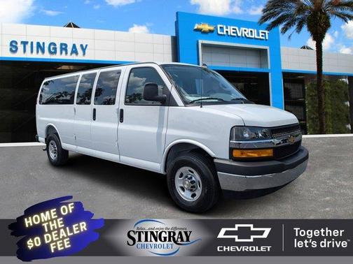 2025 Chevrolet Express 3500 LT