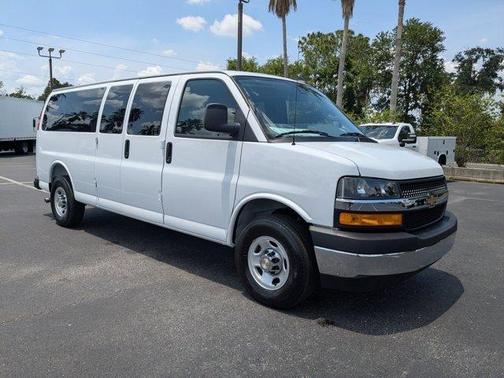 2025 Chevrolet Express 3500 LT