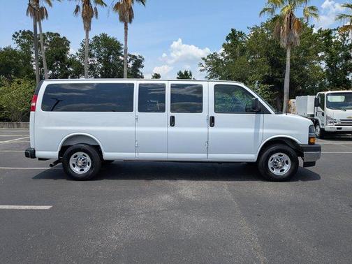 2025 Chevrolet Express 3500 LT
