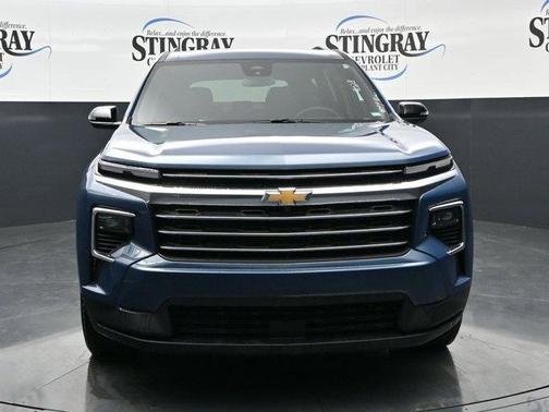 Lakeshore Blue Metallic 2026 Chevrolet Traverse LT