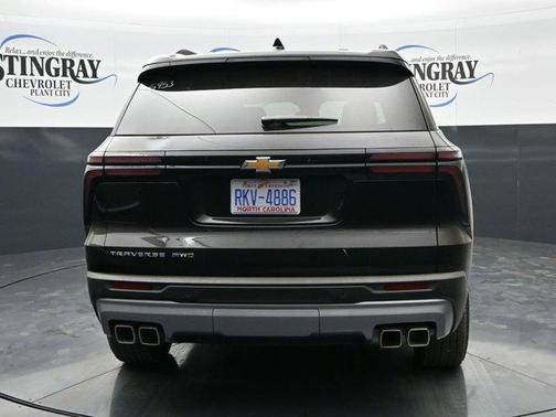 Mosaic Black Metallic 2026 Chevrolet Traverse LT