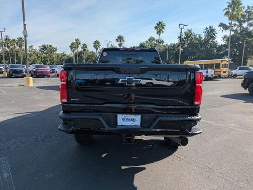 2025 Chevrolet Silverado 3500 High Country