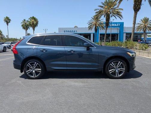 2019 Volvo XC60 T6 Momentum