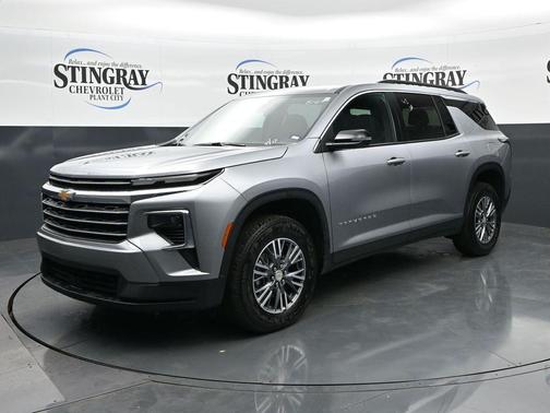 Sterling Gray Metallic 2026 Chevrolet Traverse LT