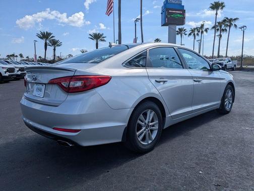 2016 Hyundai SONATA SE