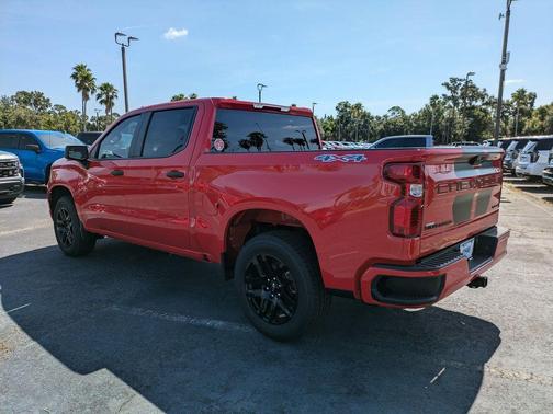 2025 Chevrolet Silverado 1500 Custom