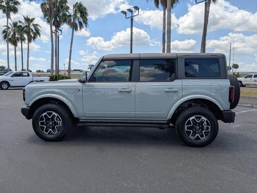2024 Ford Bronco Outer Banks