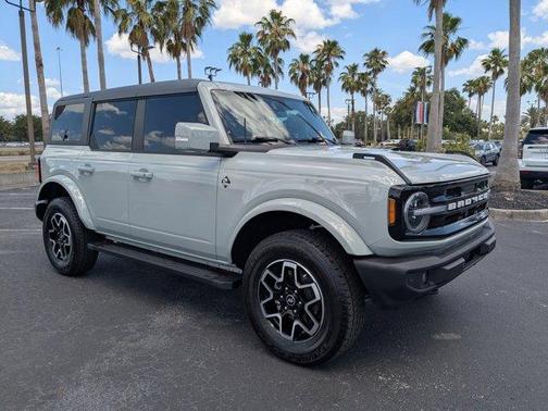 2024 Ford Bronco Outer Banks