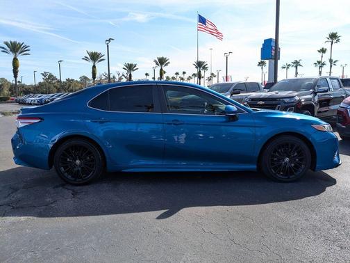 2020 Toyota Camry SE