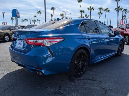 2020 Toyota Camry SE