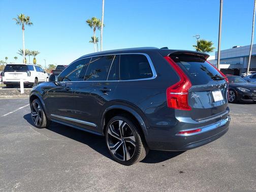 2024 Volvo XC90 B6 Ultimate Bright Theme 7-Seater