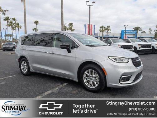 2024 Chrysler Pacifica Touring-L