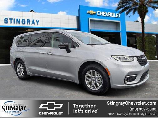 2024 Chrysler Pacifica Touring-L